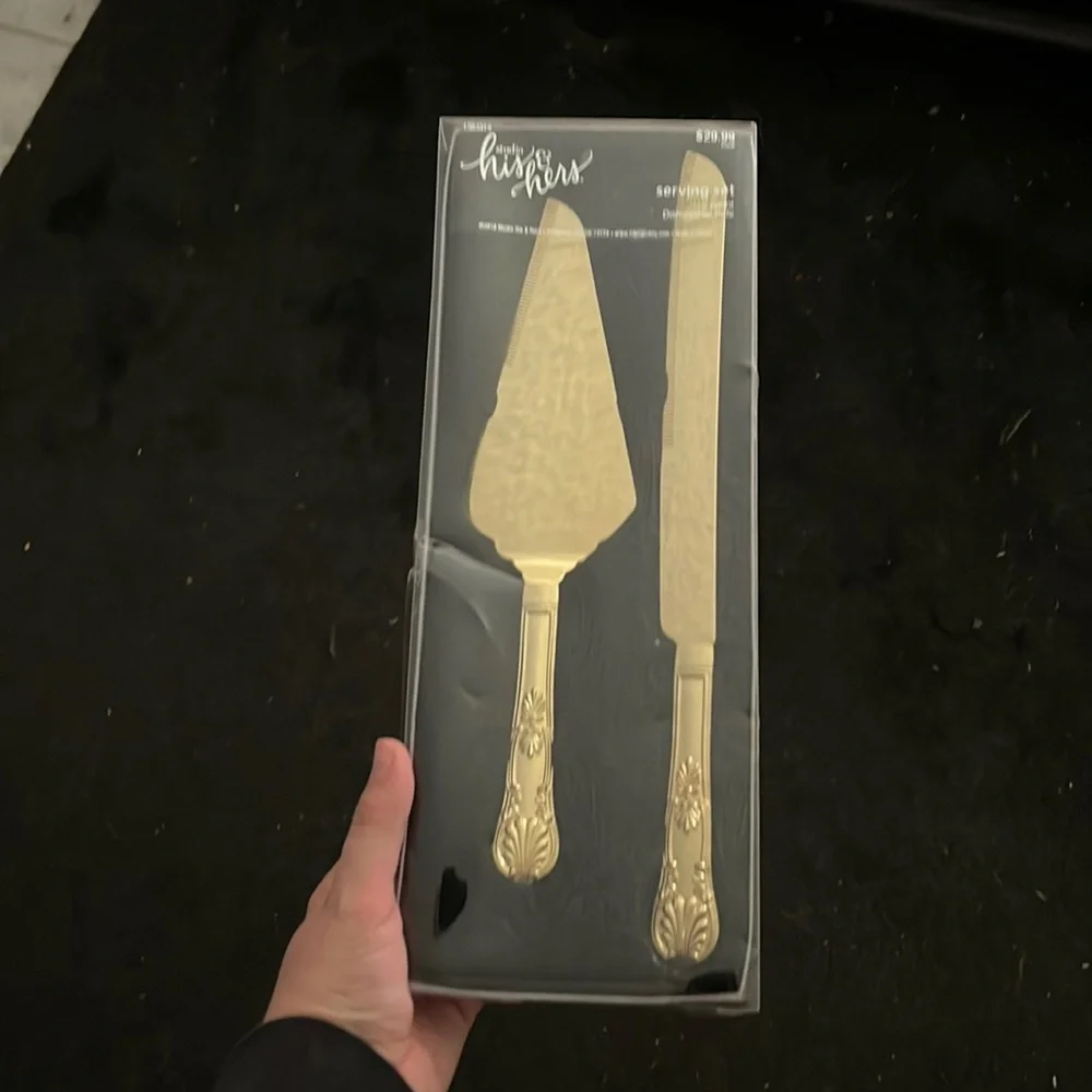 Cake Cutting Set - Picture 1 of 2